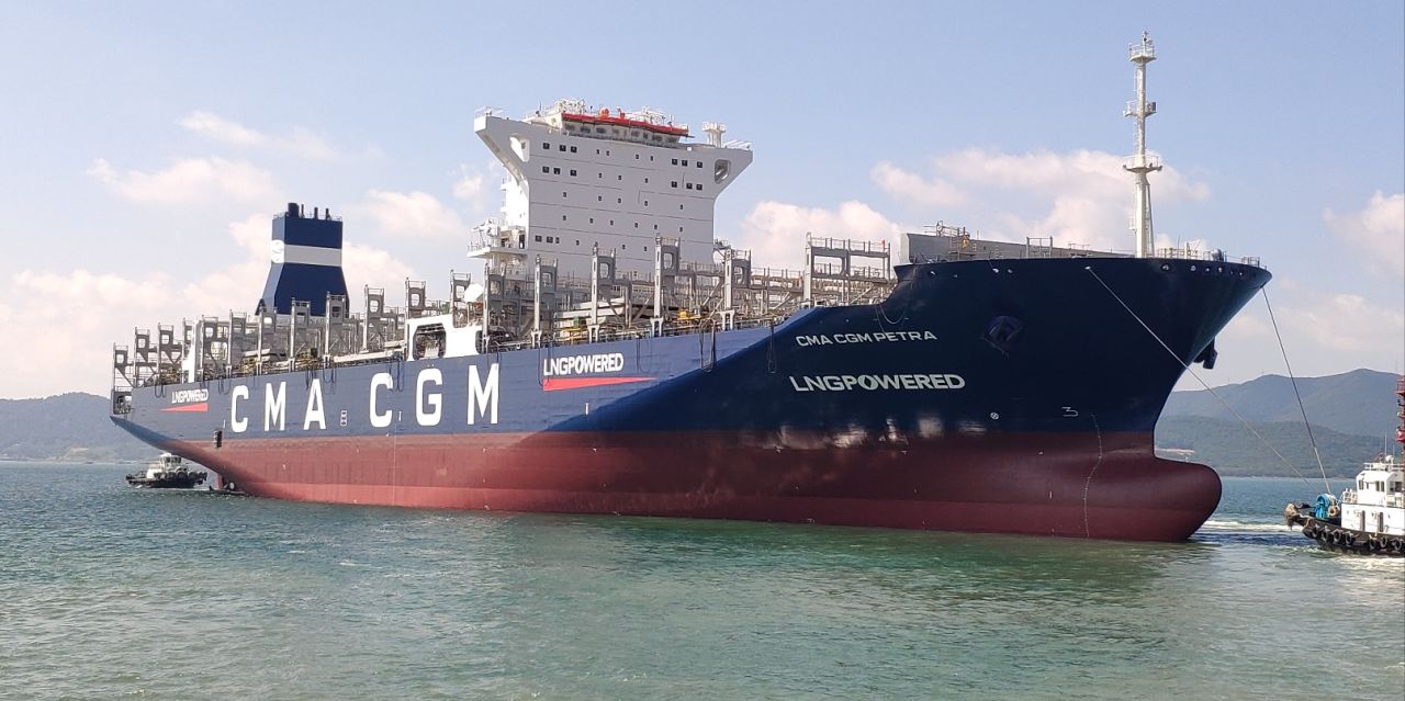 New LNG-Fuelled CMA CGM Boxship Makes Maiden Call