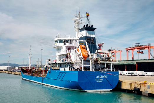 Peninsula Supplies Hapag-Lloyd Boxship With Biofuel Blend in Barcelona
