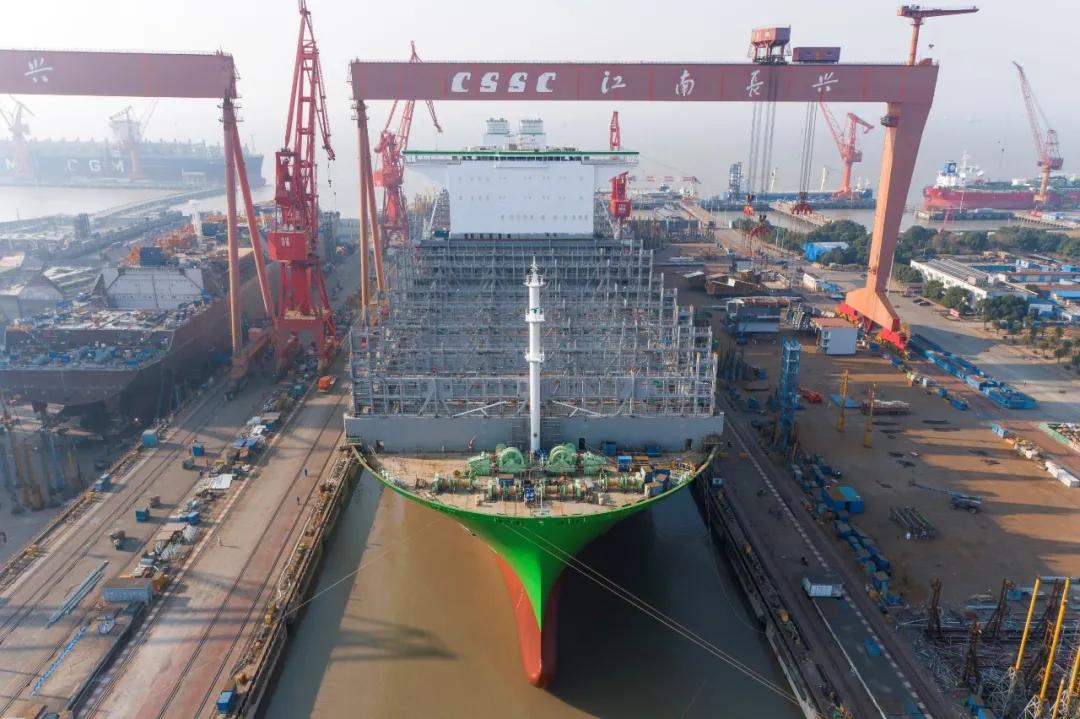 World's Largest Boxship to Run on HSFO With Scrubber