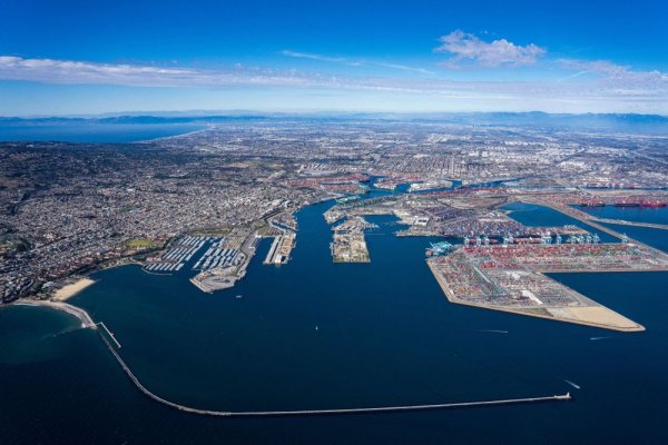 US Proposes Extending Suspension of Port Fees on Chinese-Linked Vessels