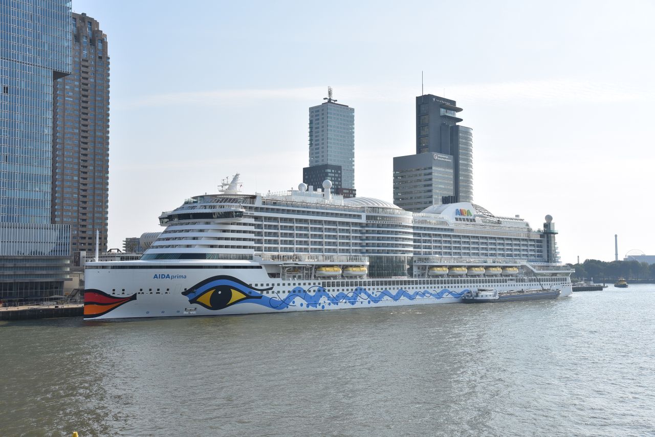 Carnival Cruise Ship Takes on 100% Biofuel at Rotterdam