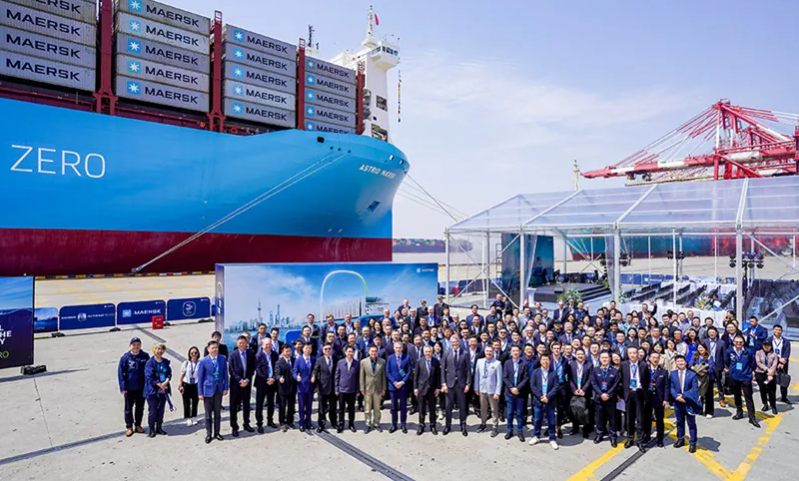 New Maersk Boxship Takes on Methanol Bunkers in China for First Time