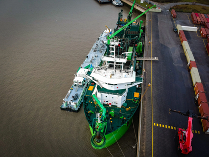 Titan Carries Out First Ship-to-Ship LNG Bunkering at Cuxhaven
