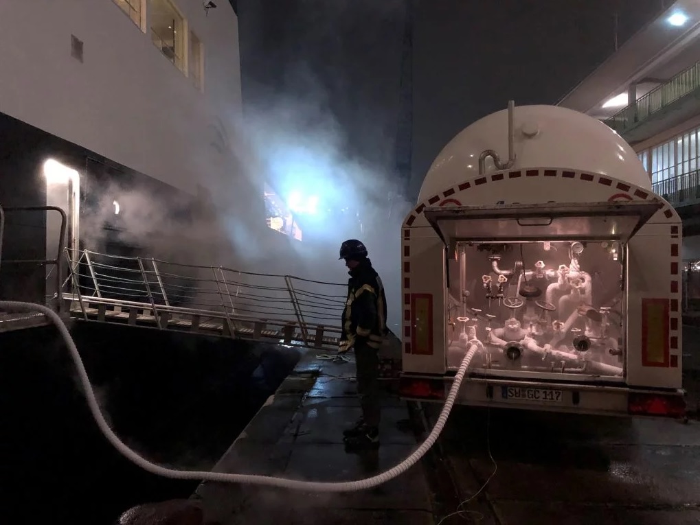 LIQUIND Marine, GasCom Sign LNG Bunkering Deal With Elbferry