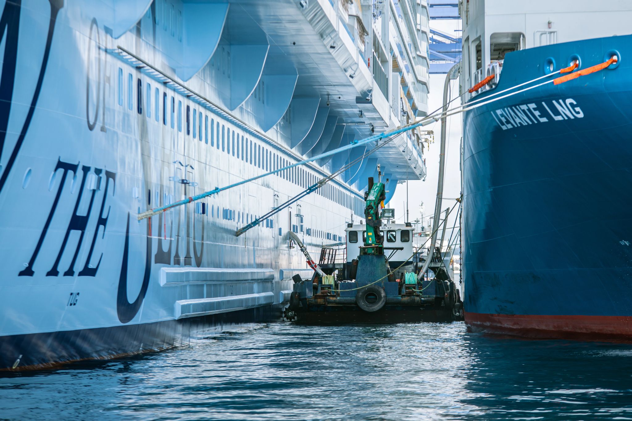 Peninsula Makes First LNG Bunker op at Algeciras