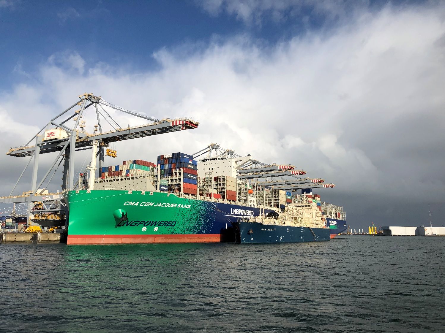 First Rotterdam Bunkering of Giant Gas-Powered CMA CGM Boxship Included Bio-LNG