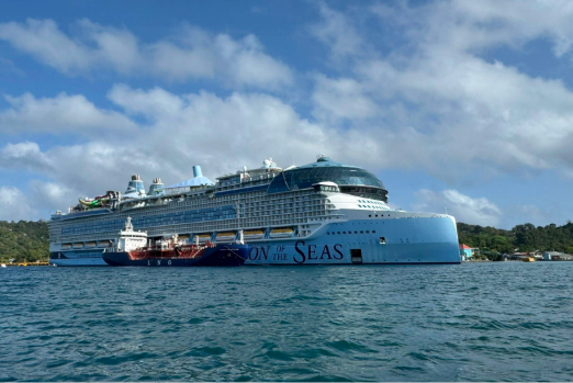 Avenir LNG Bunkers Royal Caribbean Cruise Ship with LNG in Honduras