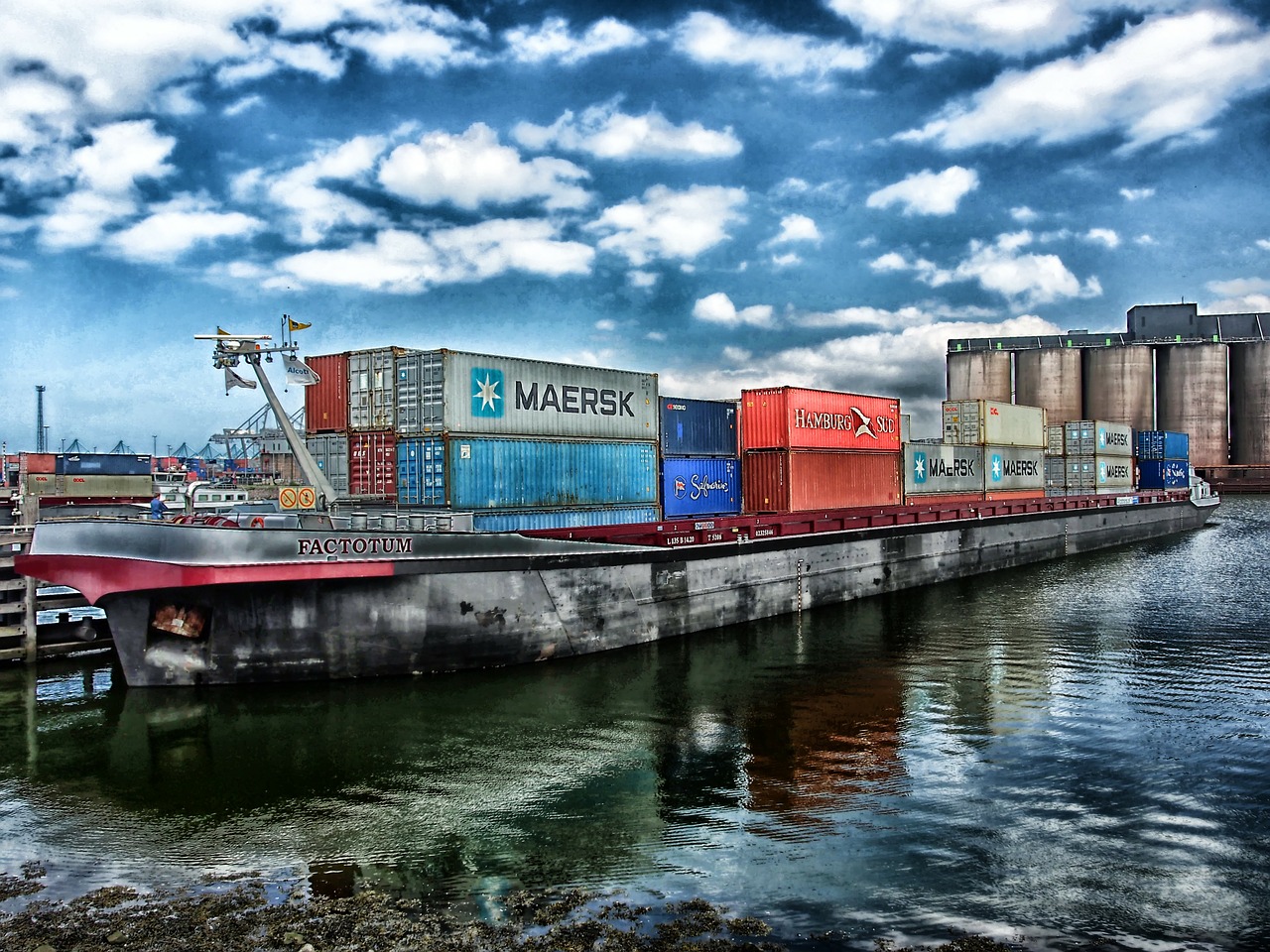 Port of Rotterdam Calls for Shipping's Inclusion in EU ETS if IMO Plans Lack Ambition