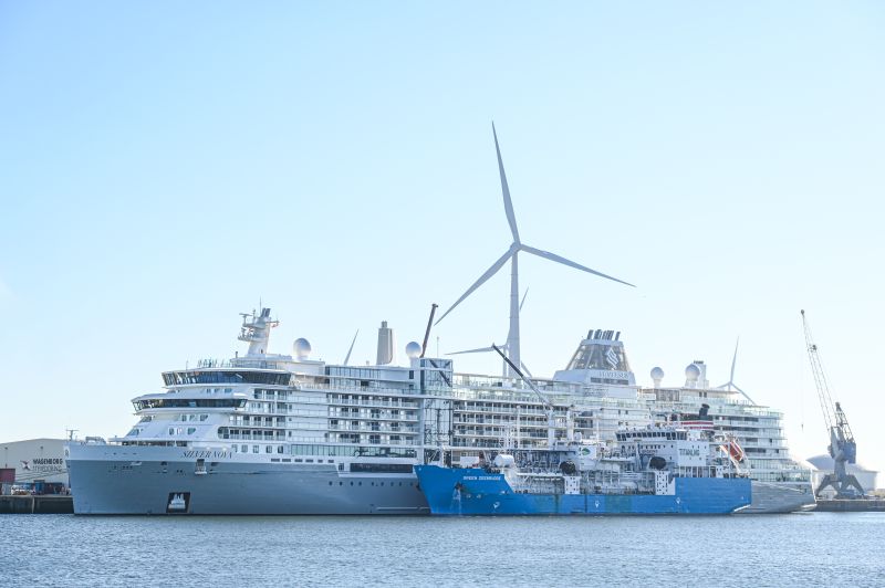 Titan Completes Gas-Up and Bunkering Operation on New Royal Caribbean Cruise Ship