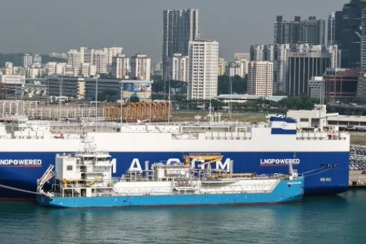 EPS Completes 600th LNG Ship-to-Ship Bunkering Operation in Singapore