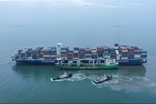 China Sets Global Record with 8,000-MT Methanol Bunkering in Yangshan