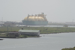 GHG Savings of Only 6% Makes LNG Bunkers a "$22bn Distraction" for EU Shipping, New Study Insists