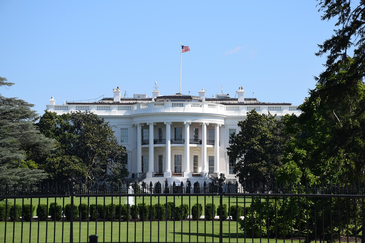 US Government to Provide Insurance for Ships Passing Through Strait of Hormuz