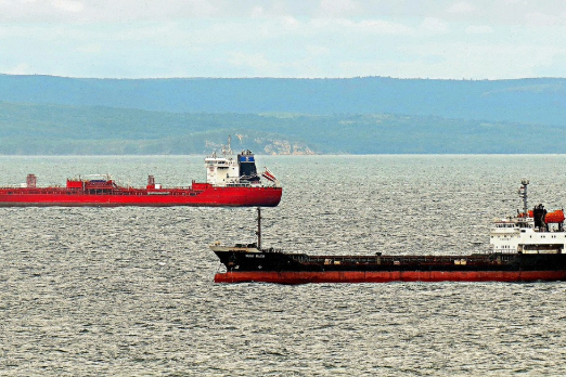 INTERTANKO and OCIMF Warn of Complex Operating Conditions for Seafarers in Middle East