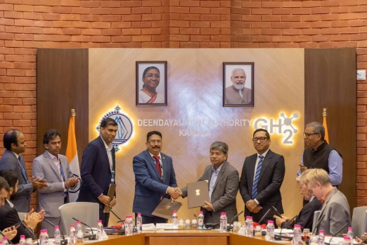 Trio Sign Agreement to Explore LNG Bunkering at India's Kandla Port