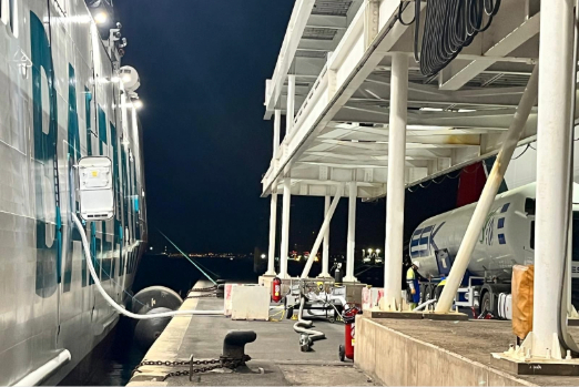 Balearia Takes on First LNG Stem at Regular Berth in Las Palmas