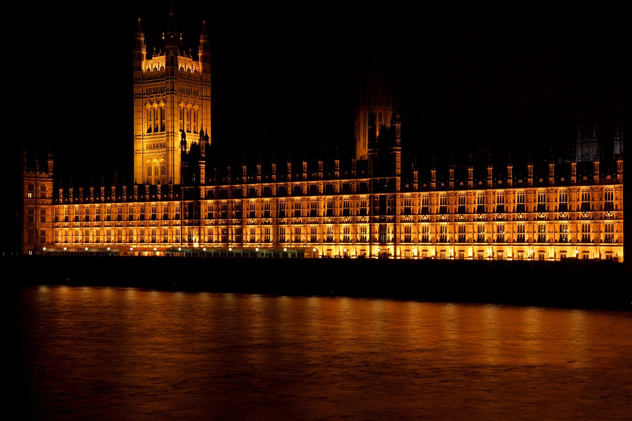 UK to Add Domestic Shipping to Emissions Trading System From 2026