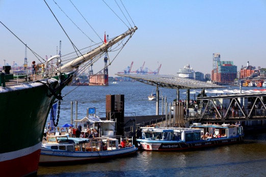Hamburg Advances Plans for Ammonia Bunkering