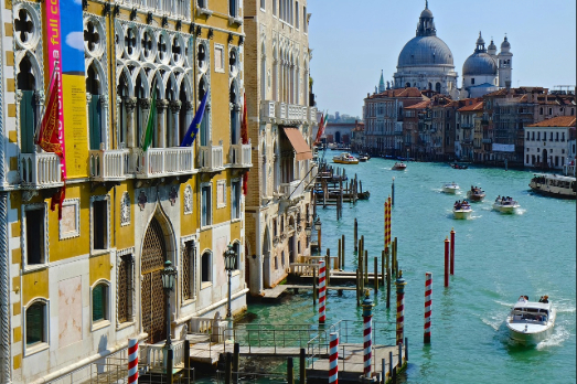 Enilive Expands Biofuel Bunkering to Venice by Barge