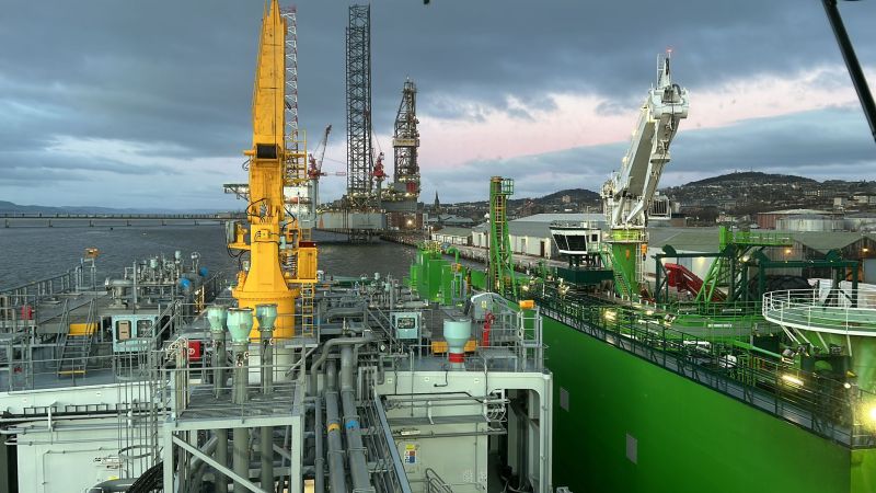 Titan Completes First UK LNG Bunkering Operation