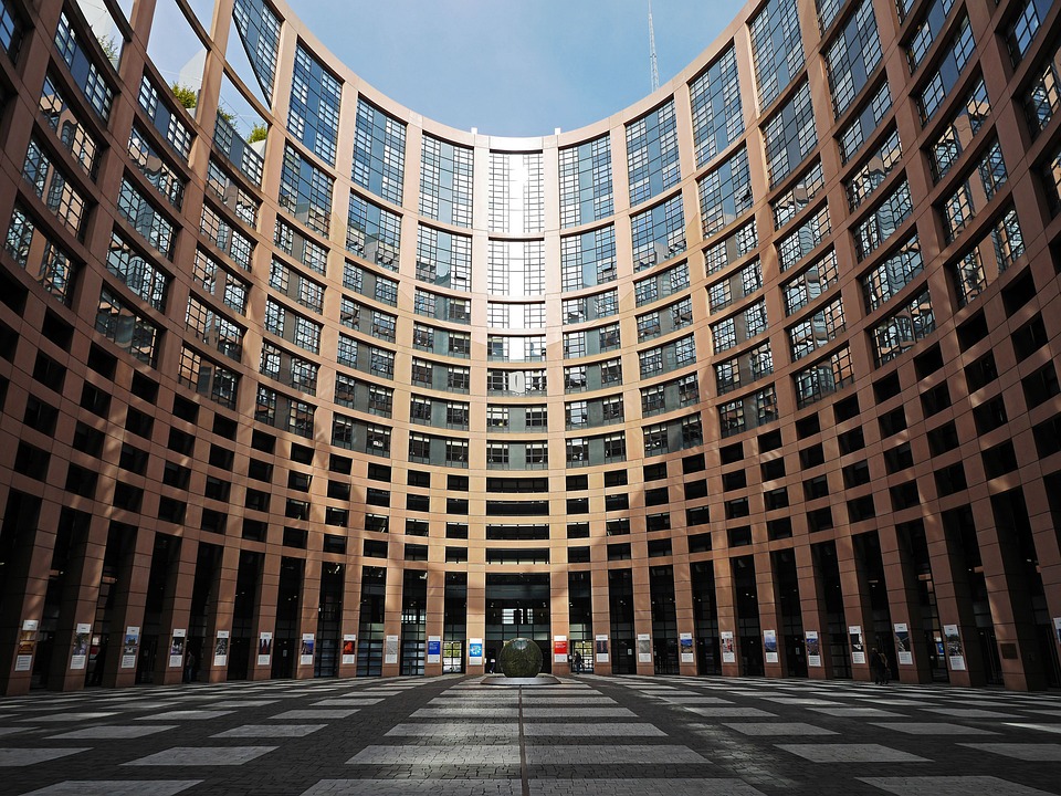 EU: Shipping's Inclusion in ETS Becomes Law