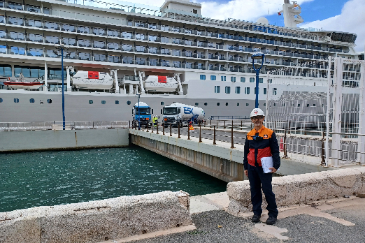 Repsol Bunkers Royal Caribbean Cruise Ship With LNG at Malaga