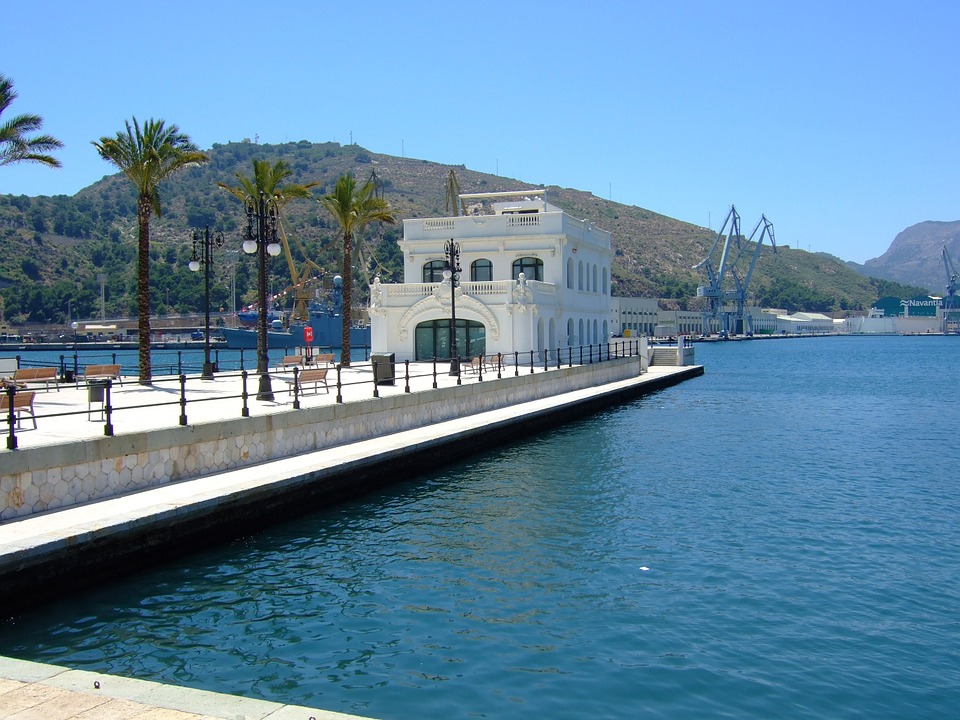Repsol Offers Carbon Offsets for LNG Bunker Operation