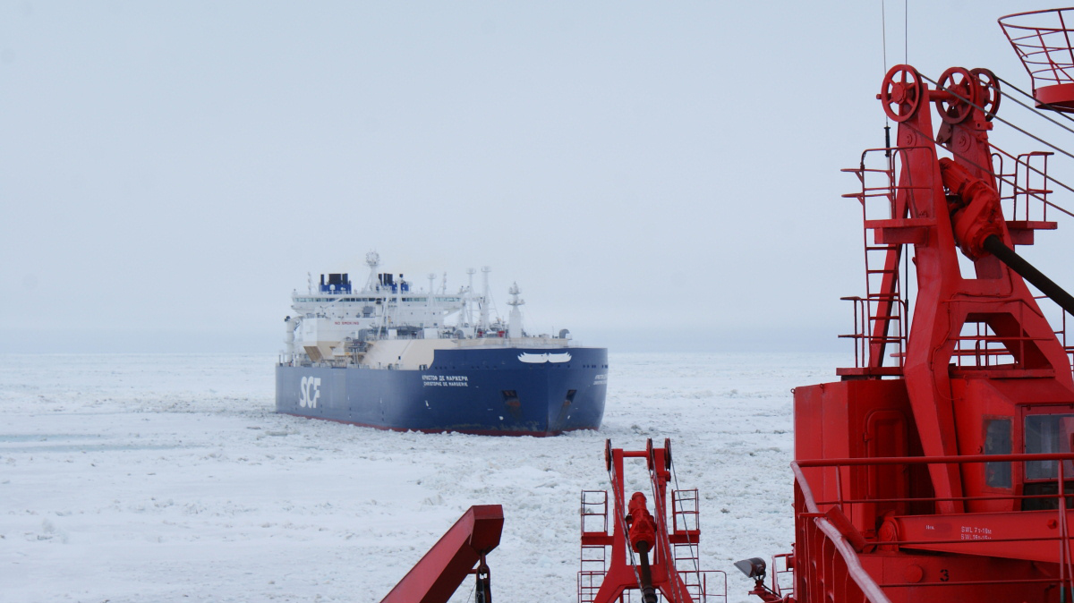 Sovcomflot Sees Northern Sea Route Open Two Months Early