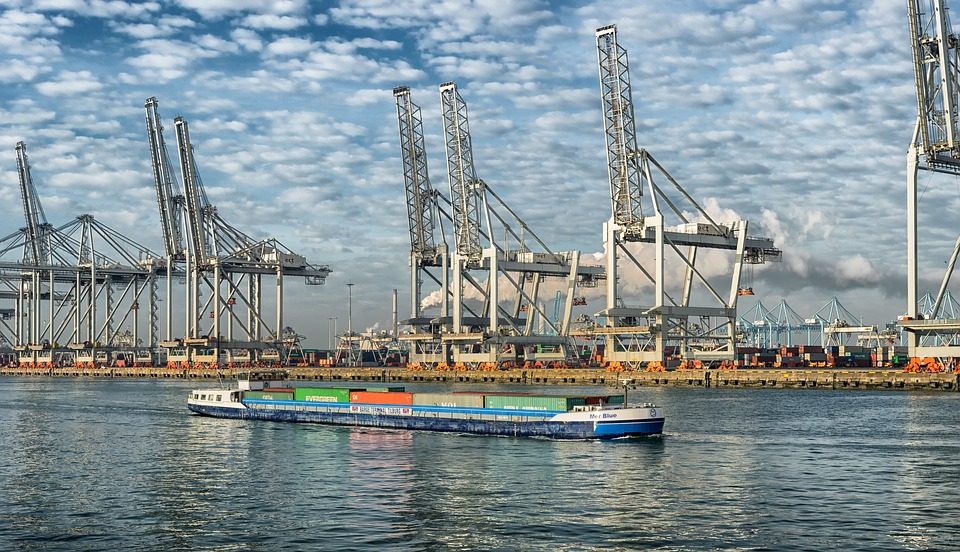 Port of Rotterdam Throughput Loses 9.3% in First Quarter