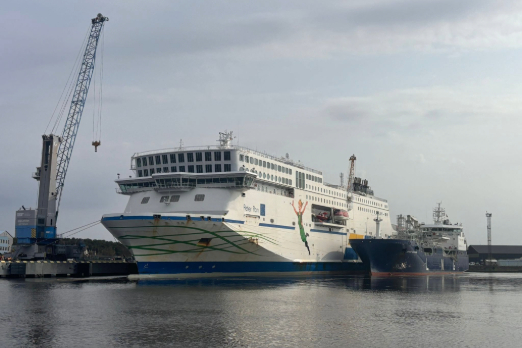 Avenir LNG Completes First STS LNG Bunkering for Ferry in Klaipeda