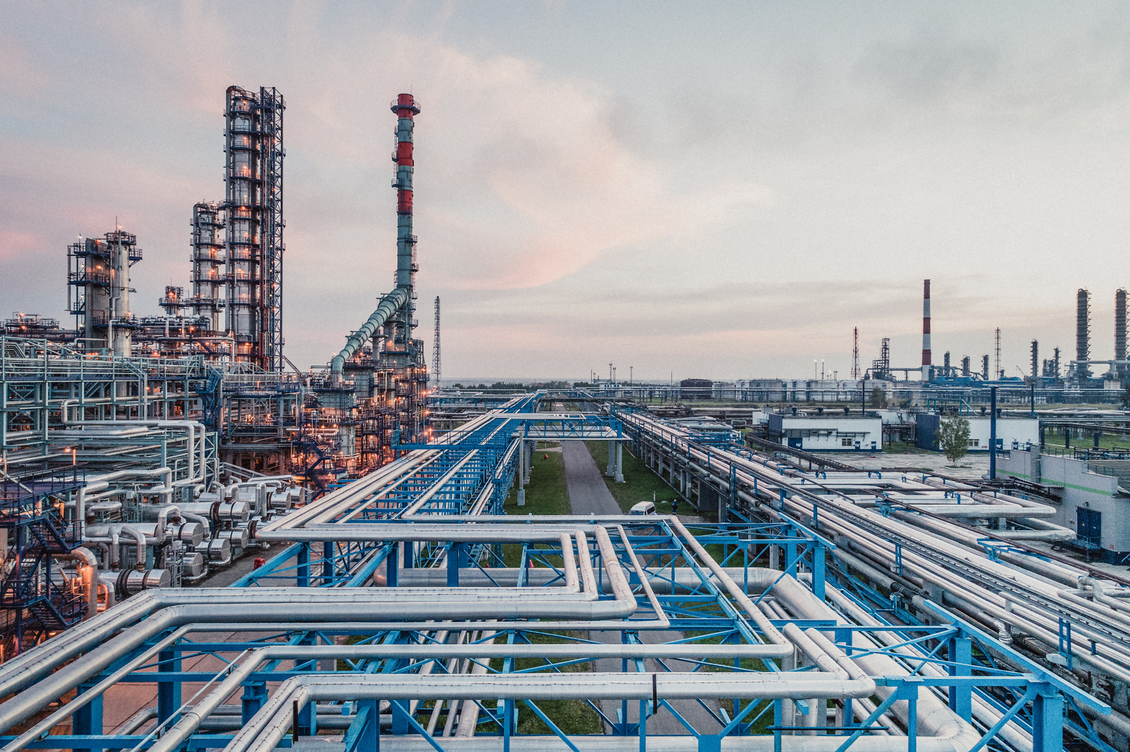 Gazprom Neft Boosts VLSFO Production at Omsk Refinery