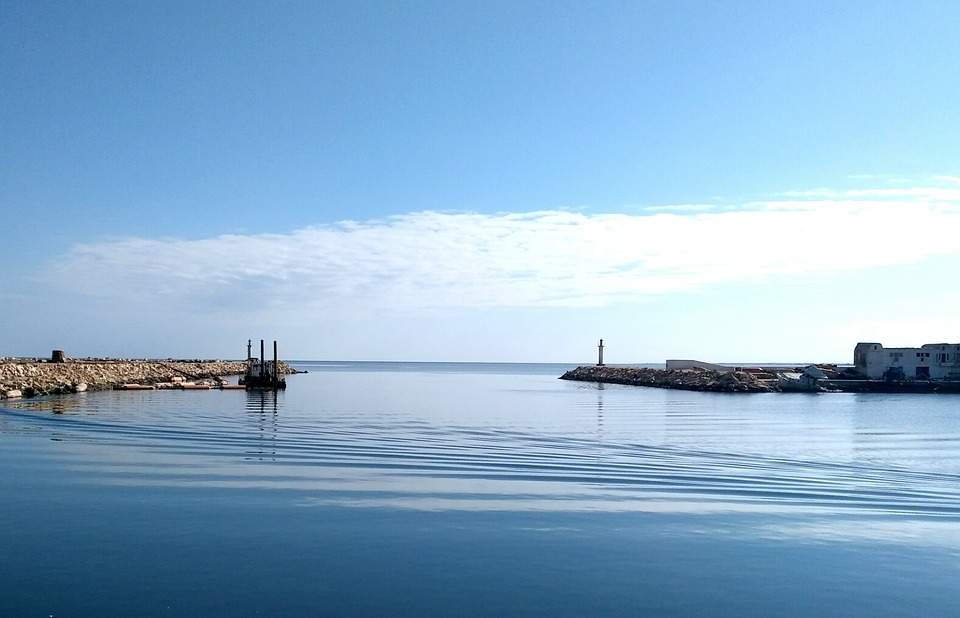 Government Minister Allays Bunker Spill Fears: Update