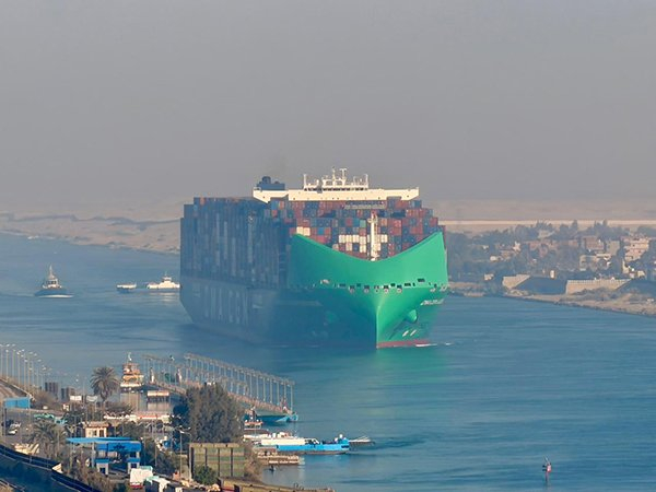Suez Canal Authority Cancels 15% Rebate for Large Boxships