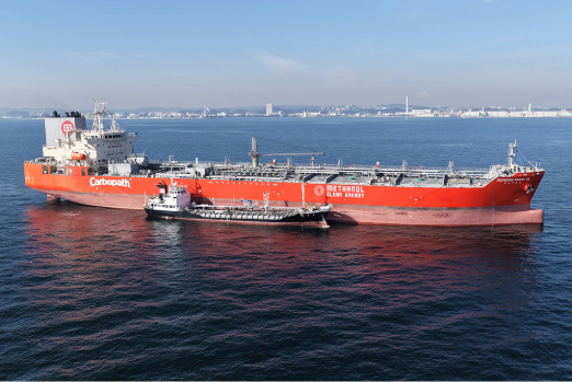 MOL-Led Group Completes Japan's First Ship-to-Ship Methanol Bunkering