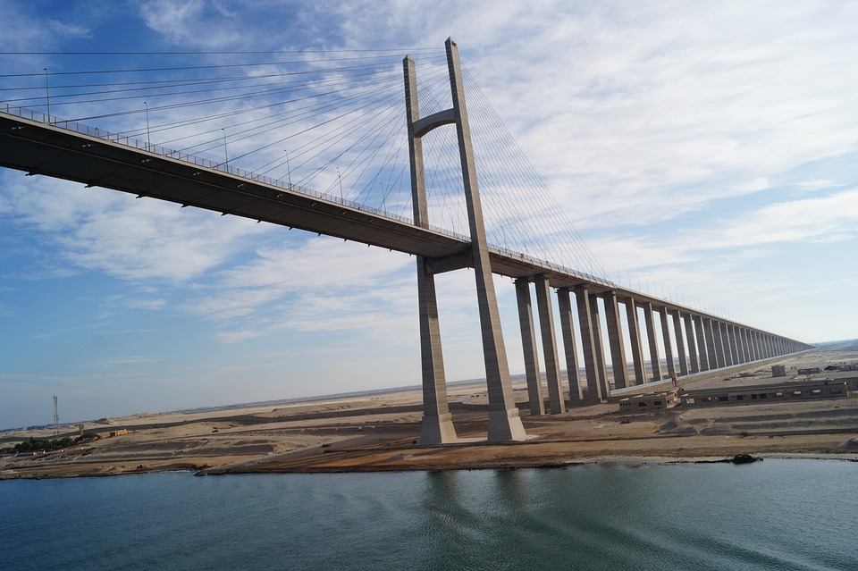 Suez Canal: Annual Turnover Falls on Red Sea Risk