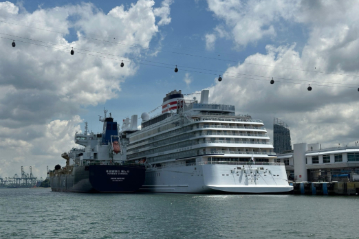 Shell Supplies LNG to Cruise Ship in Singapore for First Time