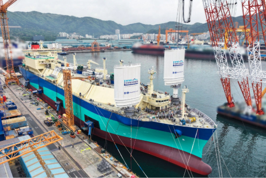 MOL Installs Wind Propulsion System on LNG Carrier
