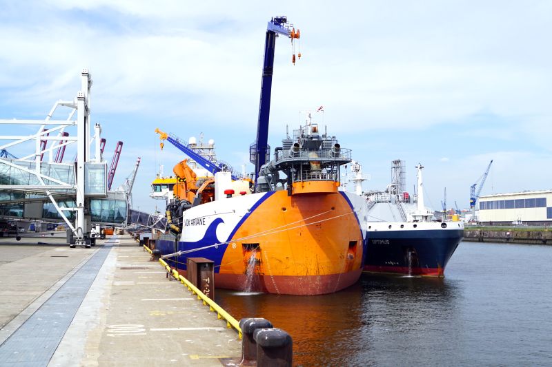 Titan Expands LNG Bunker Operations to Hamburg