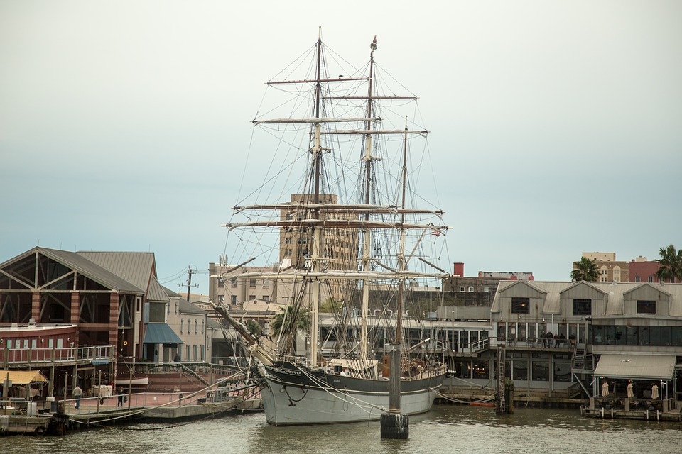 Port of Galveston Mulls Shore Power Investment