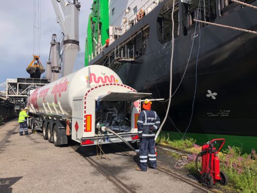 Truck-to-Ship LNG Bunkering Expands in Helsinki