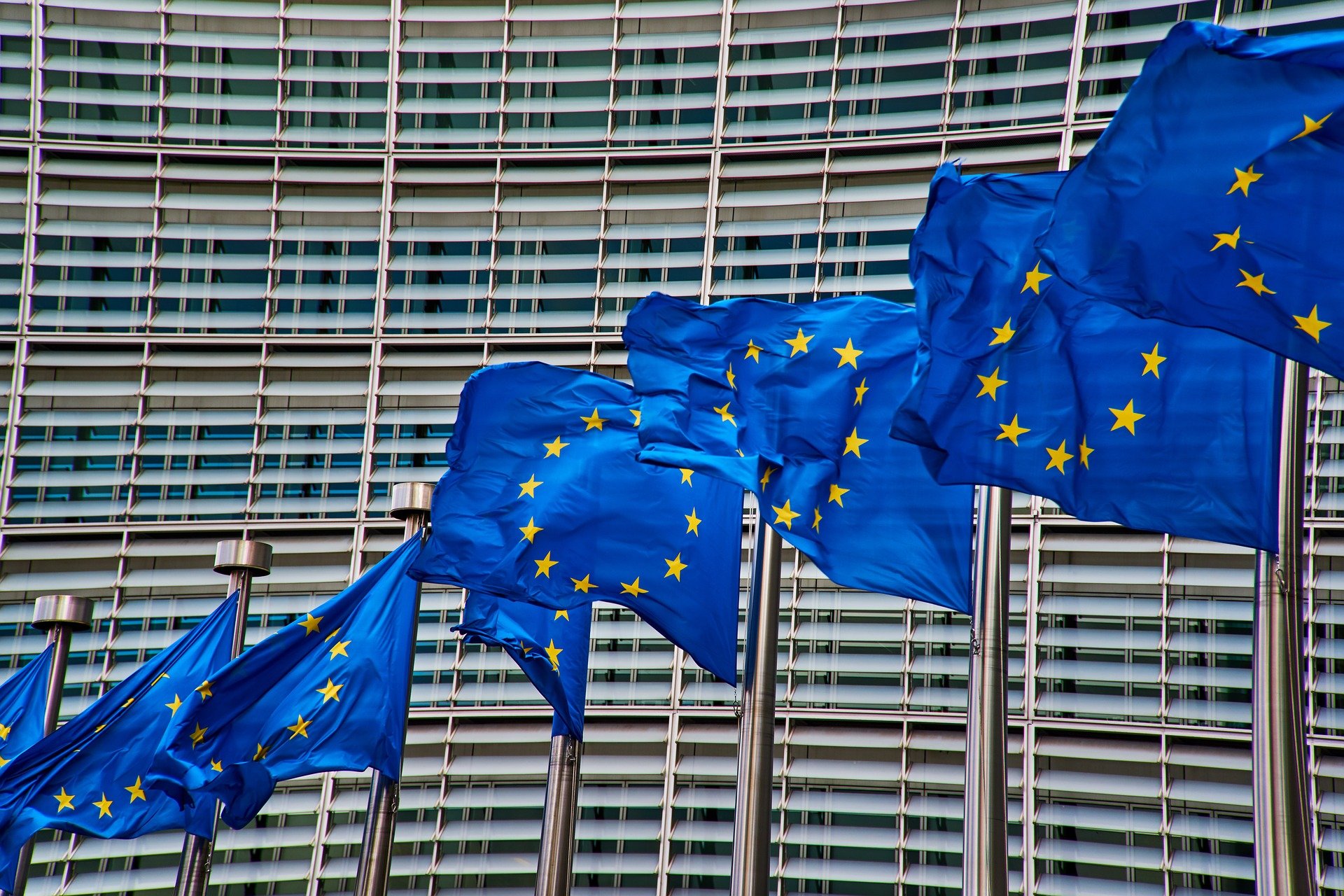 European Commission Proposes Including Shipping in Emissions Trading System