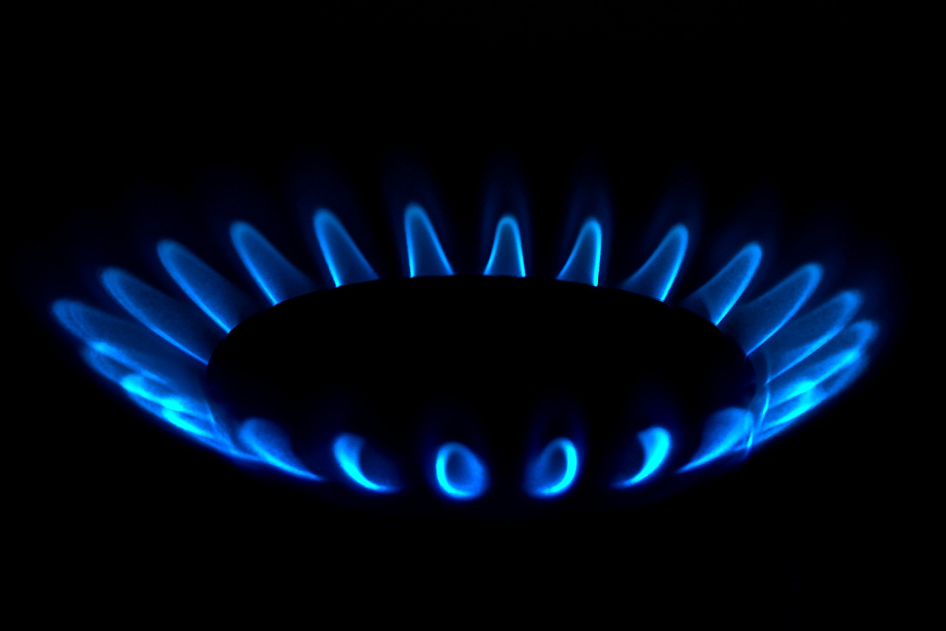 14 More LNG-Fuelled Ships Ordered in March: DNV