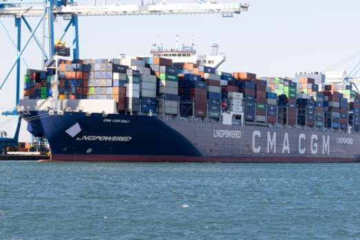 CMA CGM to Register 10 New LNG-Fuelled Boxships Under French Flag
