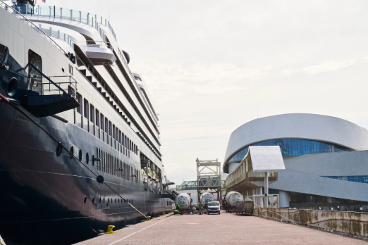 Molgas Conducts First LNG Bunkering at Portugal's Leixoes