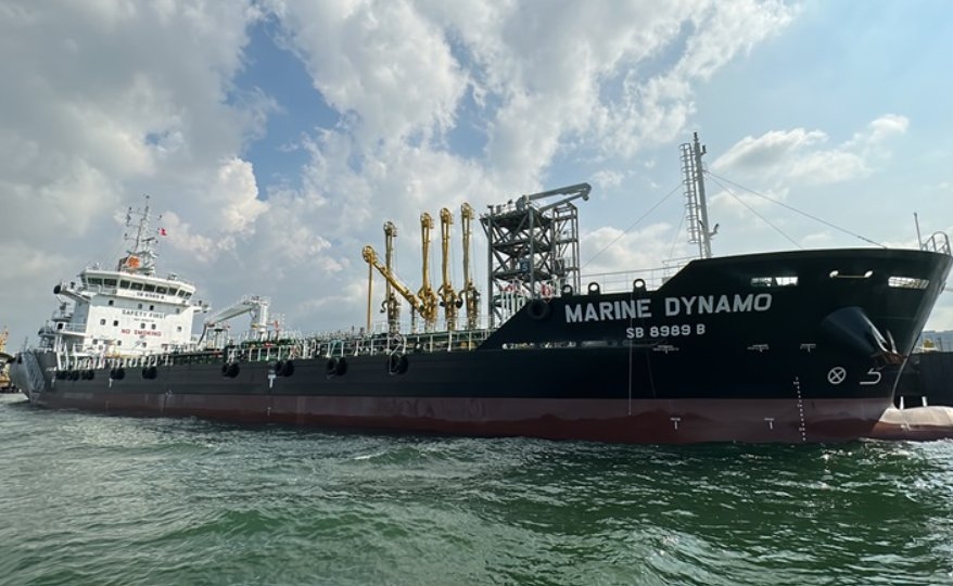 Bunker Tanker and Bulker Collision Off Singapore Causes Bunker Spill