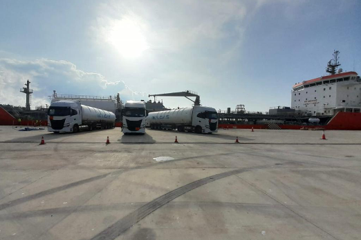 MOLGAS Group Hails First Multi-Truck-to-Ship LNG Bunker Delivery at Port of Algeciras