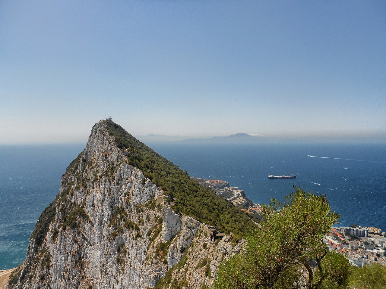 Peninsula to Sell SulNOx Bunker Additives to Yachts in Gibraltar