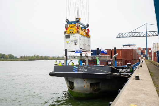 Dutch Consortium Debuts Zero-Emission Inland Shipping Using Swappable Batteries
