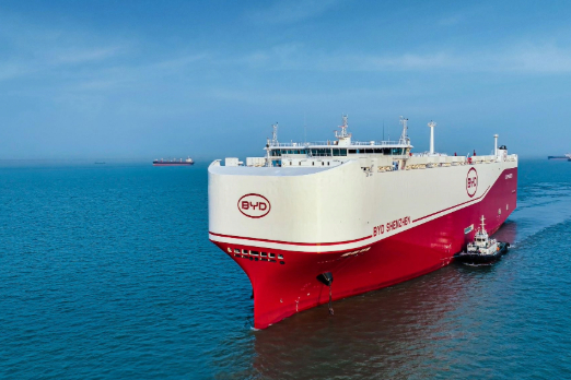 FueLNG Bunkers BYD Ship in Singapore in 400th LNG Operation