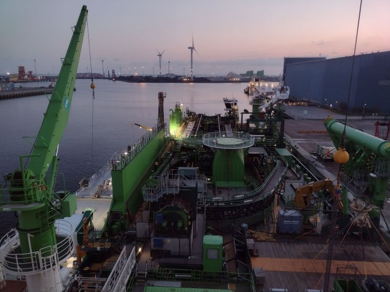 Gas-Powered Cable Installation Vessel Completes Sea Trials